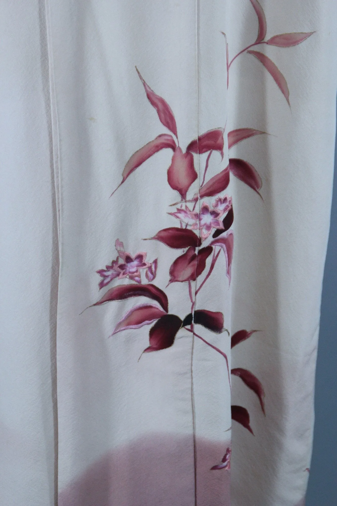 1940s Vintage Silk Kimono Robe /  Ivory Pink Mauve Floral