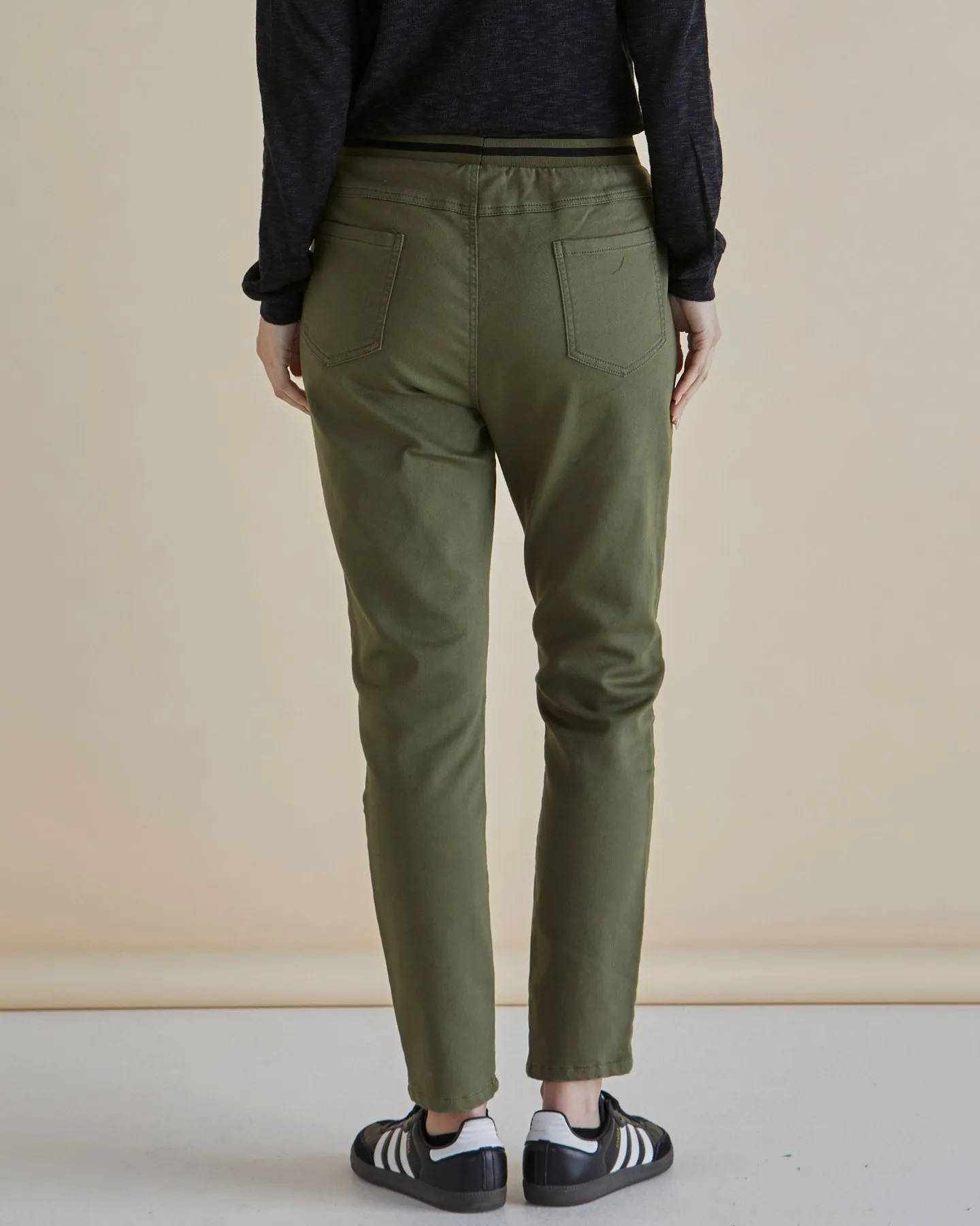 Betty Basics | Dakota Jean