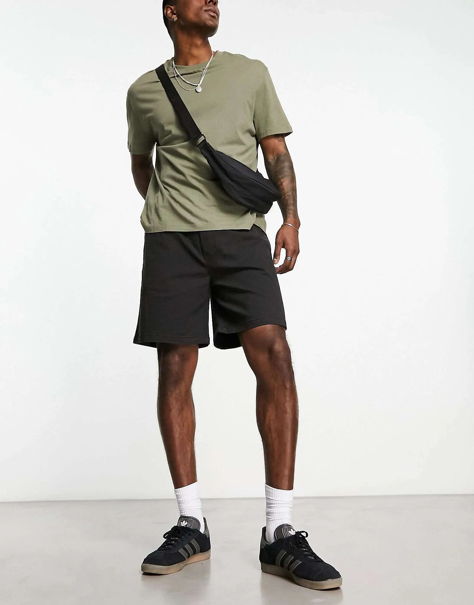 Black Pull&Bear machine gun shorts