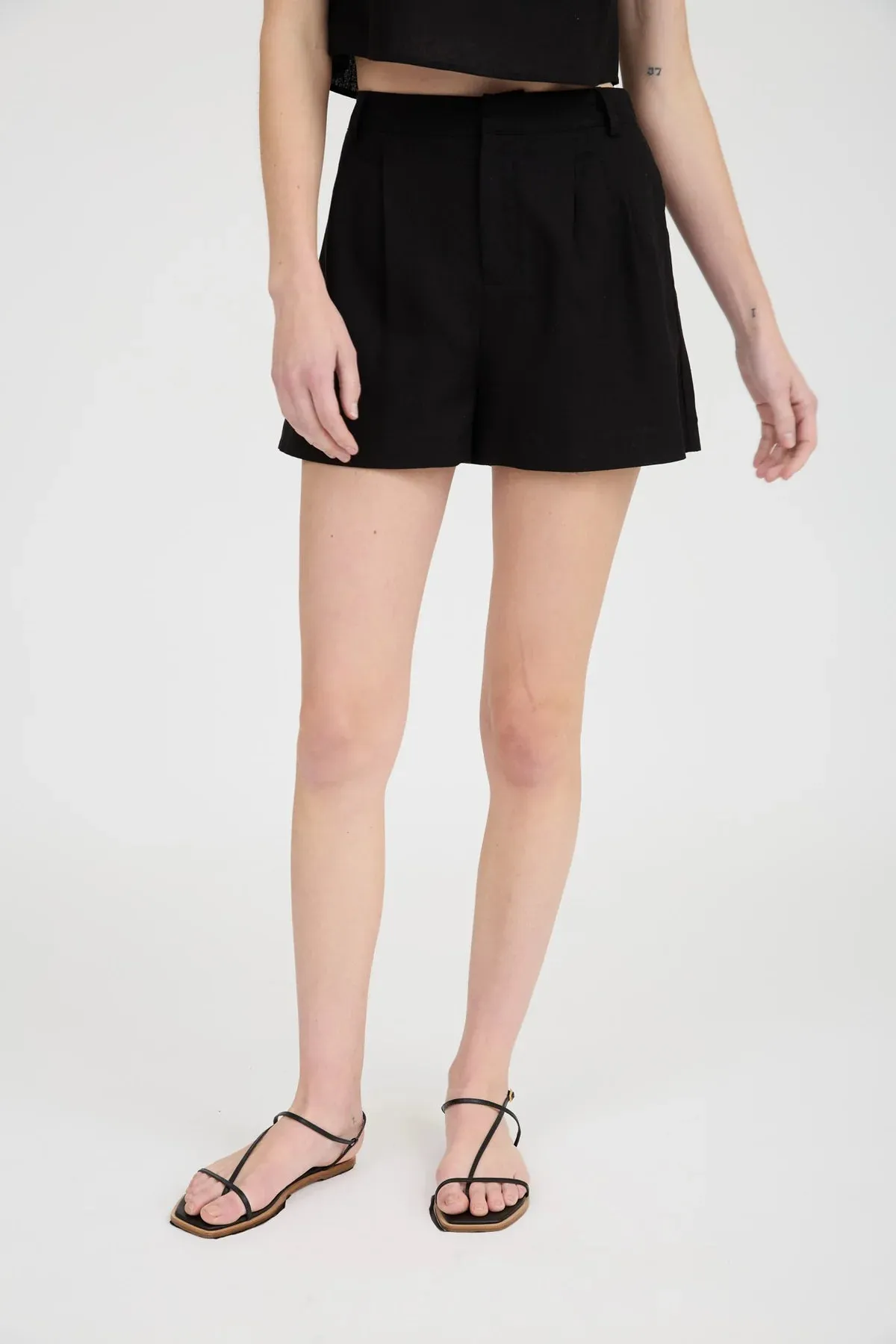 High Waist Pleat Front Shorts Black