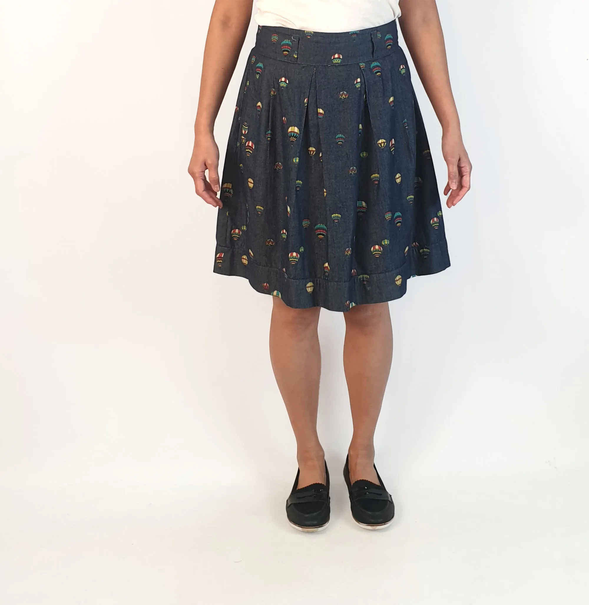 Made590 denim skirt with cute hot air balloon print size S