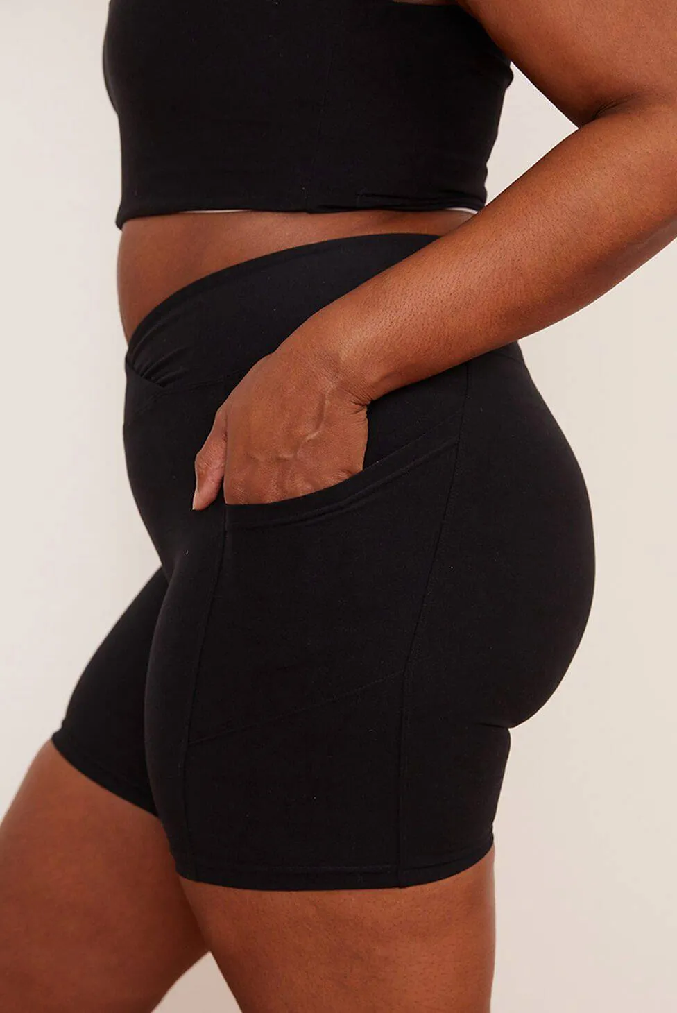 Midi Bike Shorts (Onyx)