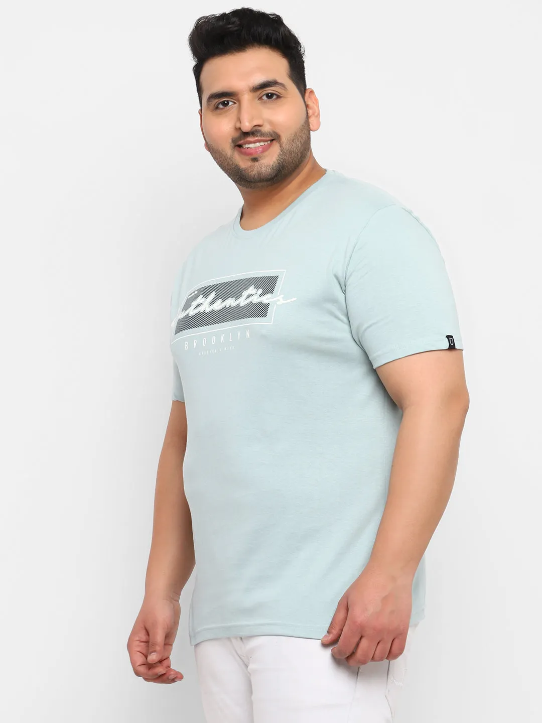 Urbano Plus Men's Light Green Graphic Printed Half Sleeve Regular Fit Cotton T-Shirt