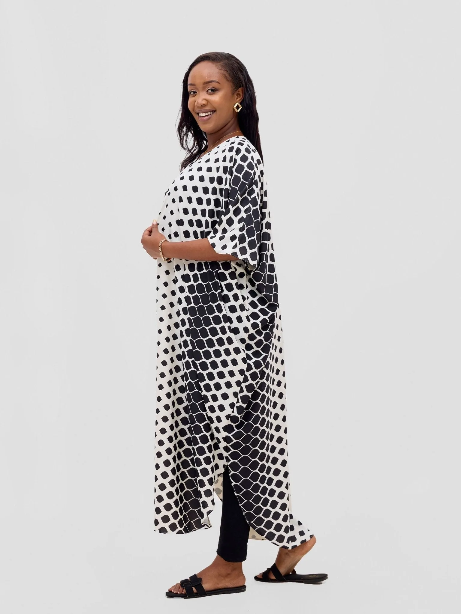 Vivo Basic Open Kaftan - White / Black Print
