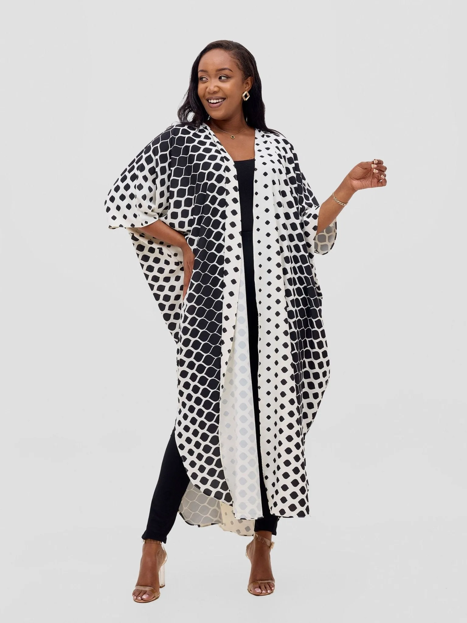Vivo Basic Open Kaftan - White / Black Print