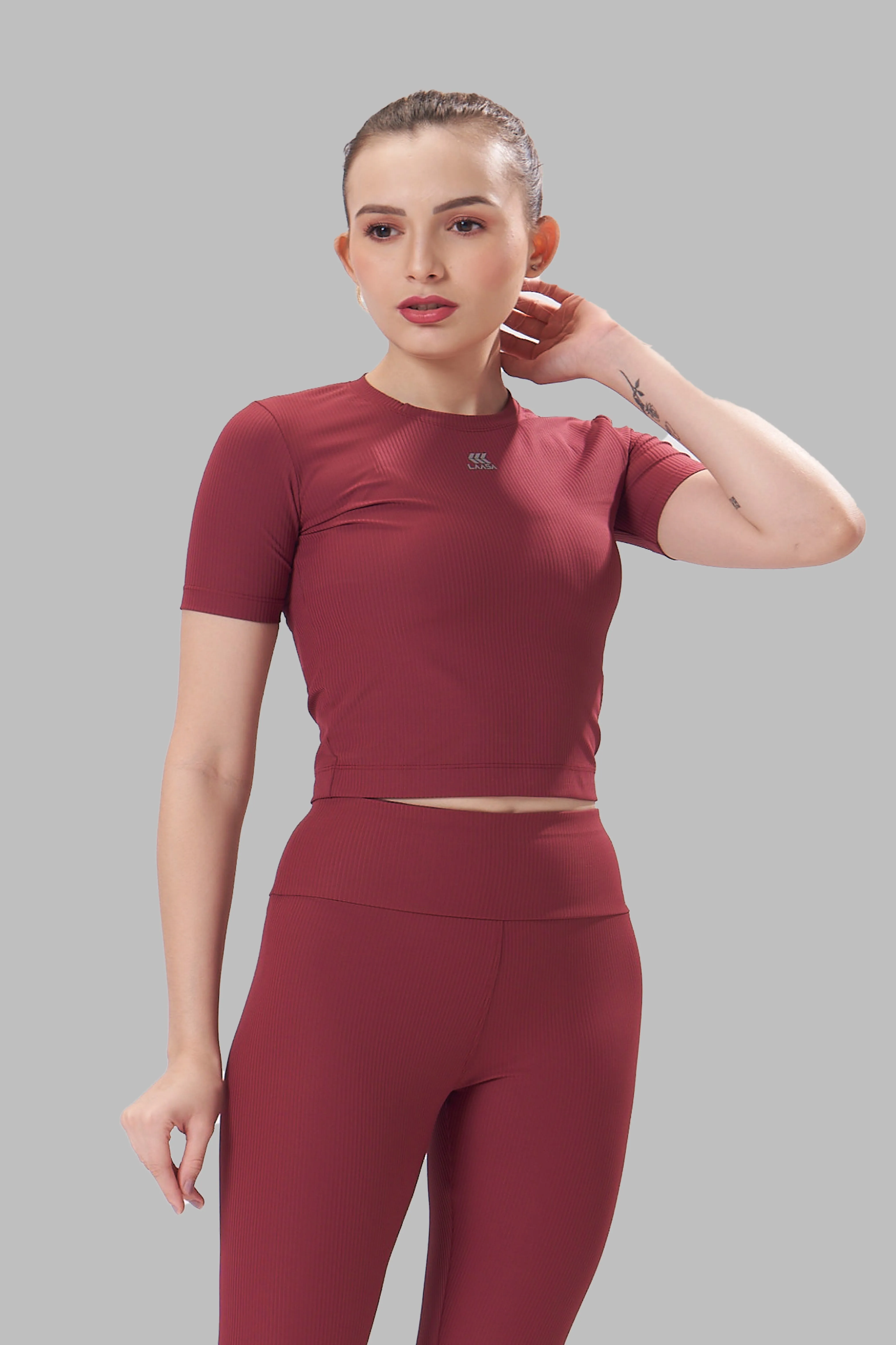 WOMEN'S SLIM-FIT CROP TOP WITH HALF SLEEVES AND FOUR-WAY STRETCH
