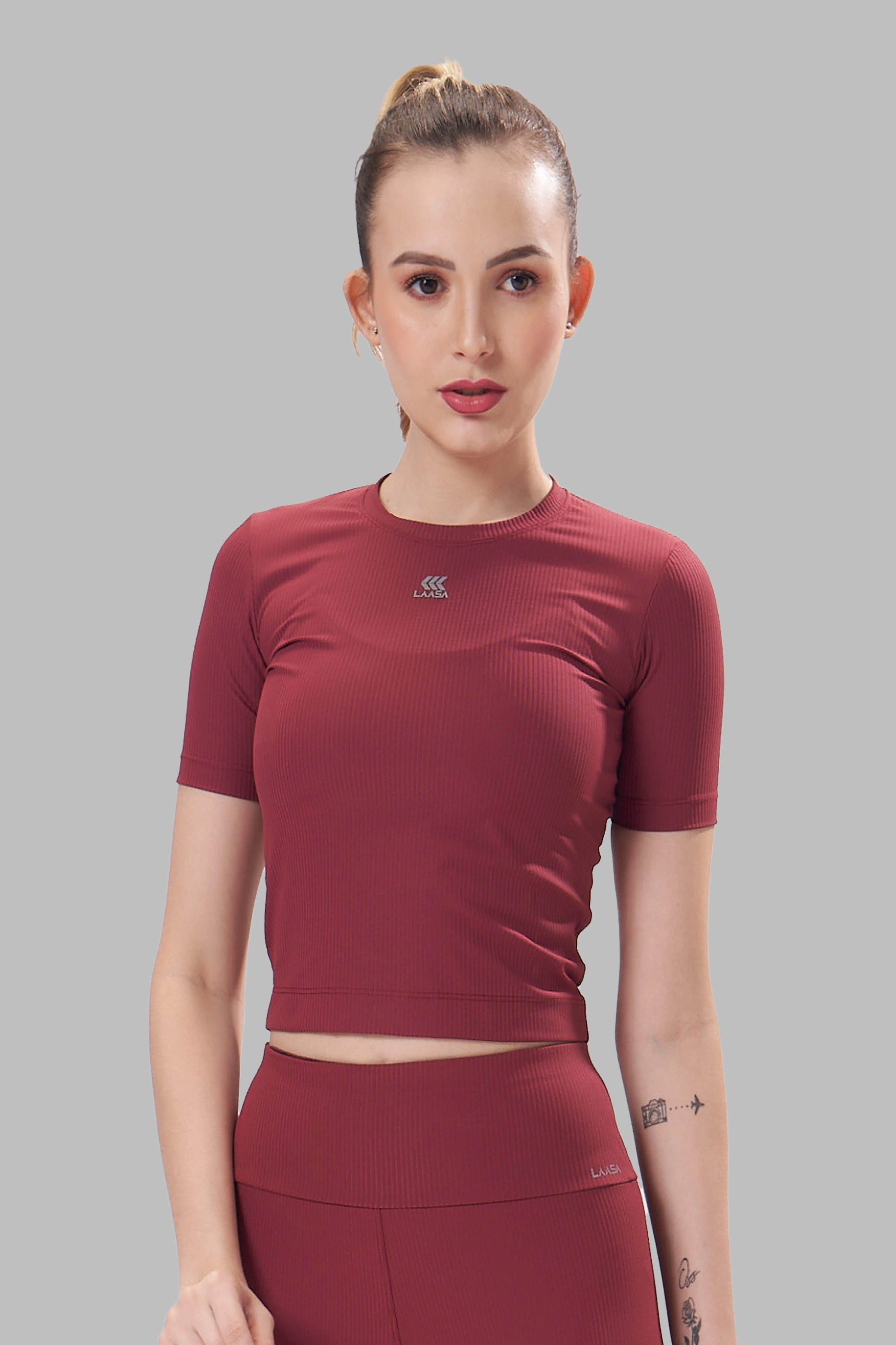 WOMEN'S SLIM-FIT CROP TOP WITH HALF SLEEVES AND FOUR-WAY STRETCH